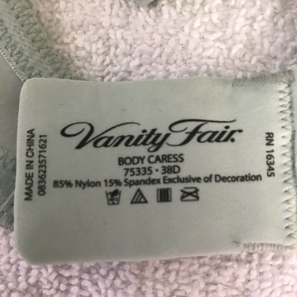 SOLD!    Vanity Fair Bra and Panties. NWOT! - Picture 3 of 4